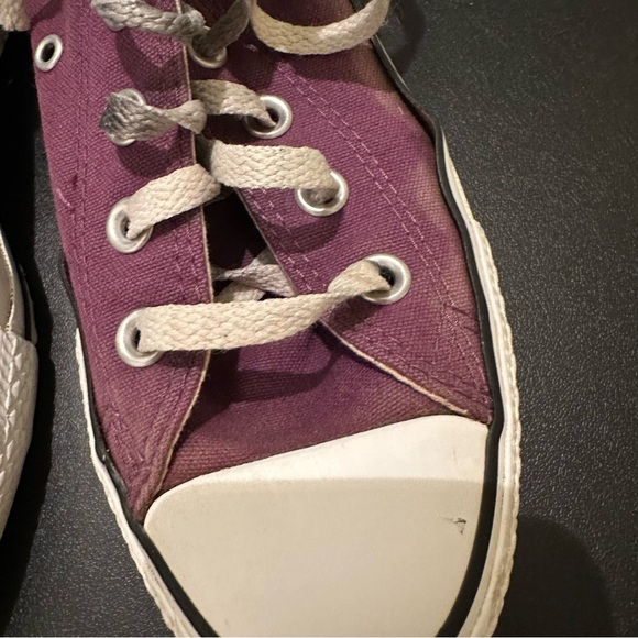 Converse Men’s 5?Purple High-Top Sneakers - Picture 4 of 8